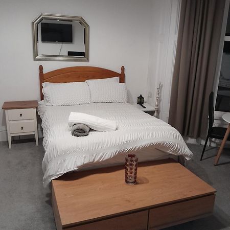Large Room Near Singleton Hospital Ensuite R6 Swansea Exterior foto